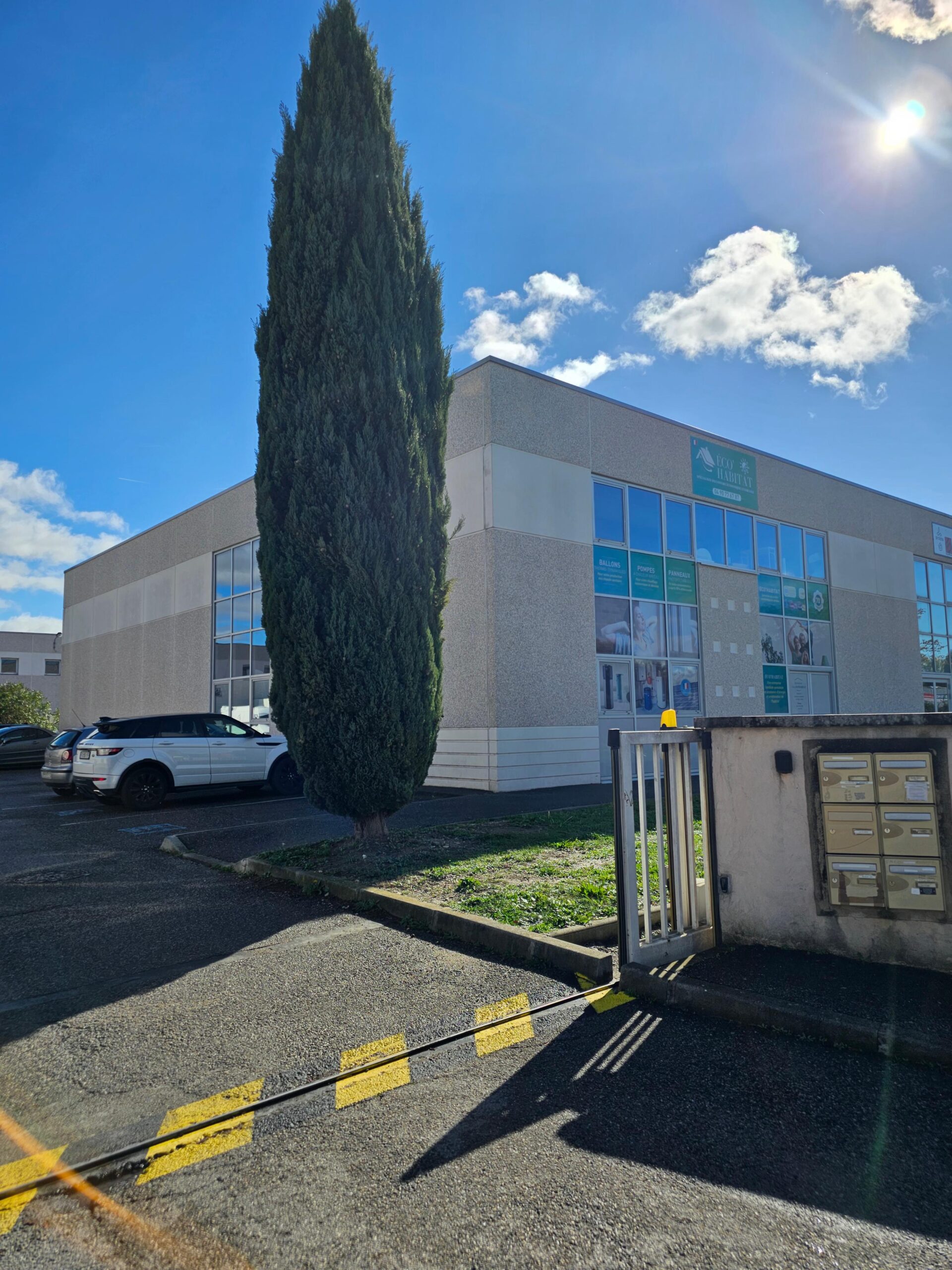 Devanture du magasin Eco Habitat à Pertuis — Avis et certifications