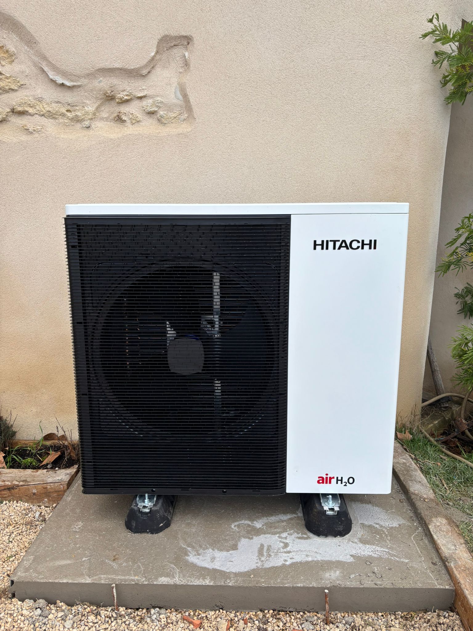 Installation pompe a chaleur lambesc - Groupe exterieur Hitachi Yutaki triphase 12kW
