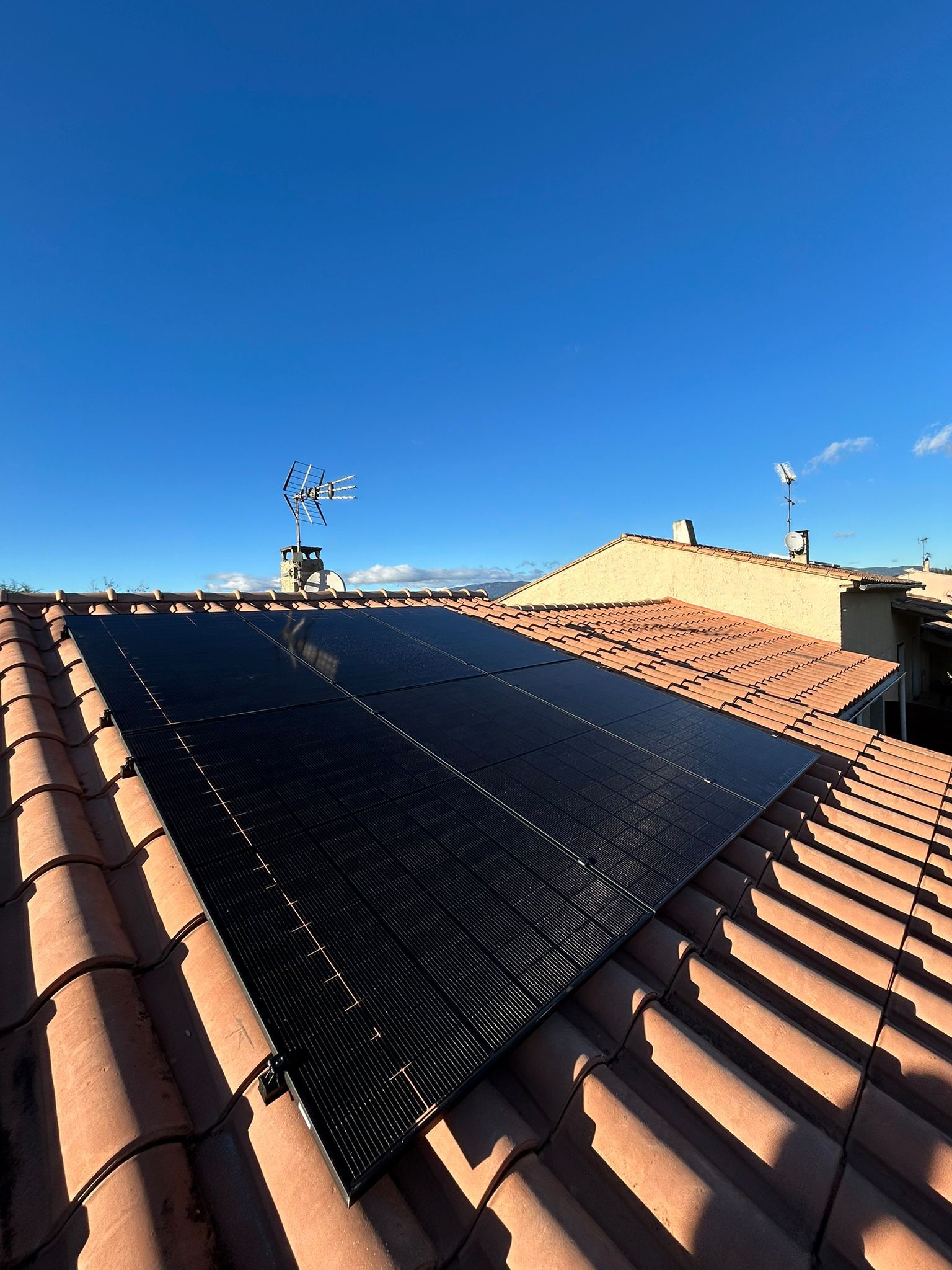 Installation photovoltaïque et thermodynamique Pertuis sur toiture